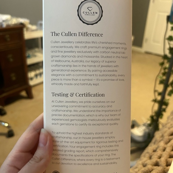 Engagement ring - Picture 9 of 13